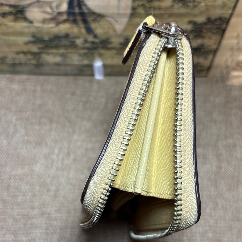 Coach Creamy Lemon Leather Zip-Around Full Size Wallet 7.5”Lx4”H - Picture 11 of 17